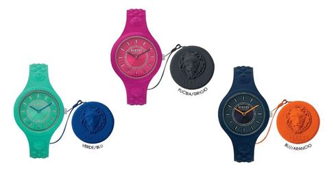 Vinci gratis 30 orologi di Versace con Cosmopolitan